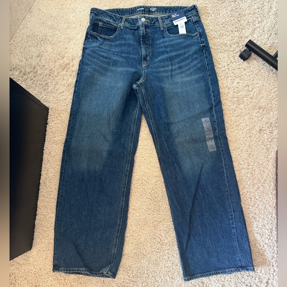 NWT Old Navy Sky High Rise dark wash jeans, size 16, regular length.